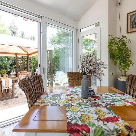 Lu Nibbaru Di Portobello By Interhome Σπίτι διακοπών