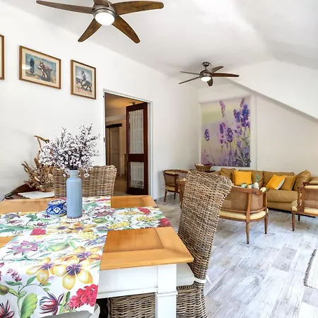 Lu Nibbaru Di Portobello By Interhome