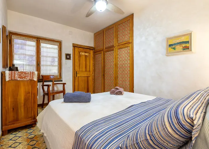 Casa de Férias Lu Nibbaru Di Portobello By Interhome