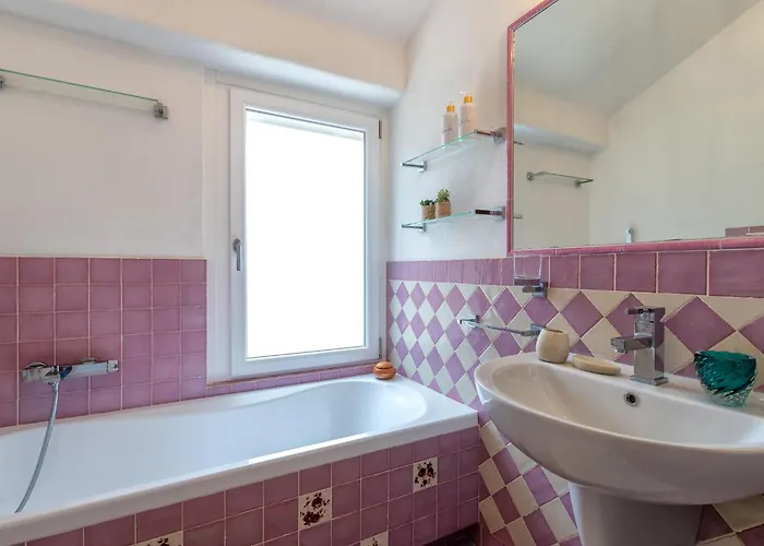 Casa de Férias Lu Nibbaru Di Portobello By Interhome