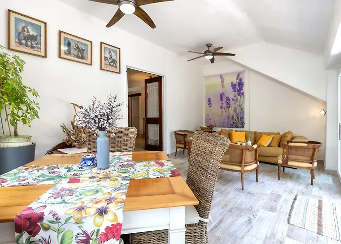 Lu Nibbaru Di Portobello By Interhome